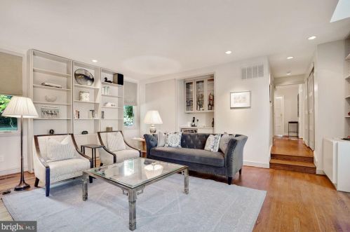 4310 42, Washington DC 20016-4613 exterior