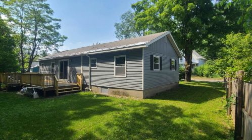 20 Schmitt St, Unity, NH 03743-4811