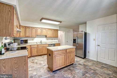 11734 Armistead Filler Ln, Lovettsville VA  20180-1915 exterior