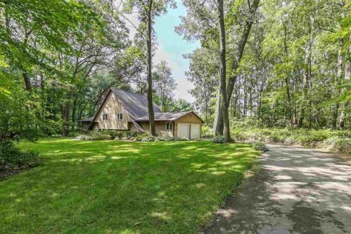 3380 Oak Forest Dr, Green Bay, WI 54313-7629