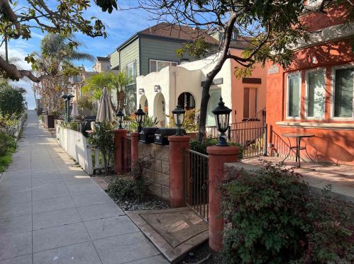 748 Island Ct, San Diego CA  92109-7706 exterior