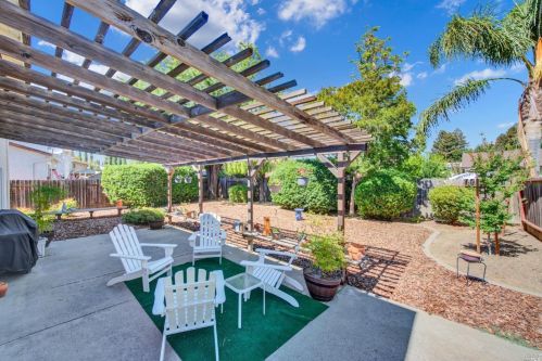 296 Plantation Way, Vacaville CA  95687-5934 exterior