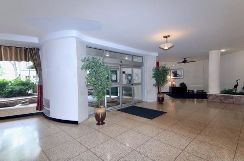 71 Strawberry Hill Ave, Stamford CT  06902-2757 exterior