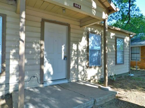 1014 Peak St, Denton TX  76201-6640 exterior