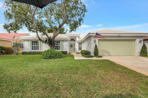5697 Descartes Cir, Boynton Beach, FL 33472-2427