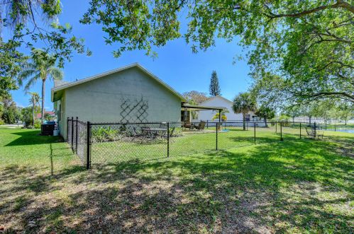 1772 Banyan Creek Cir, Boynton Beach FL  33436-4620 exterior