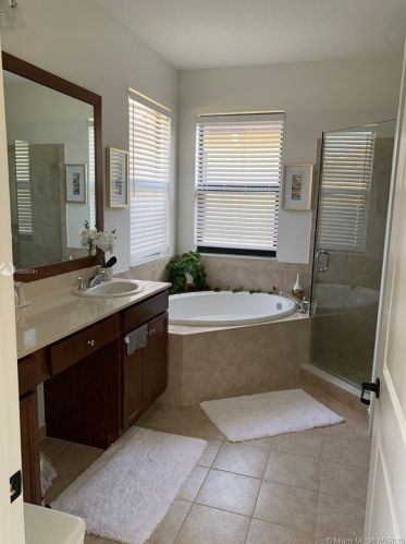 9764 34th Ct, Hialeah FL  33018-1880 exterior