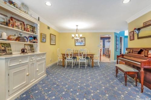 147 Foxwood Dr, Muttontown NY  11753-1121 exterior