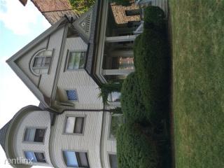 2531 Farwell Ave, Milwaukee WI  53211-4177 exterior