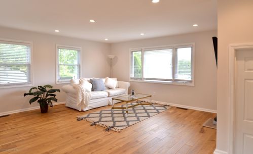 100 Harbor Rd, Morganville, NJ 07751-1151