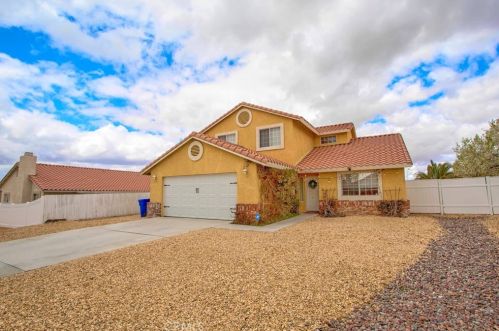 17656 High Vista St, Victorville, CA 92395-5894