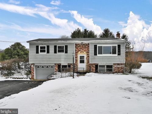 40 Long Stretch Rd, Lincoln Colliery, PA 17963-9189