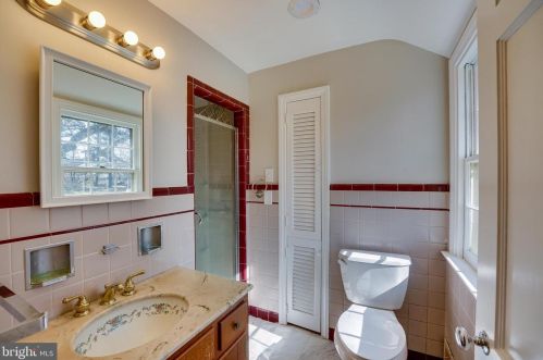 129 Township Line Rd, Norristown PA  19403-4352 exterior