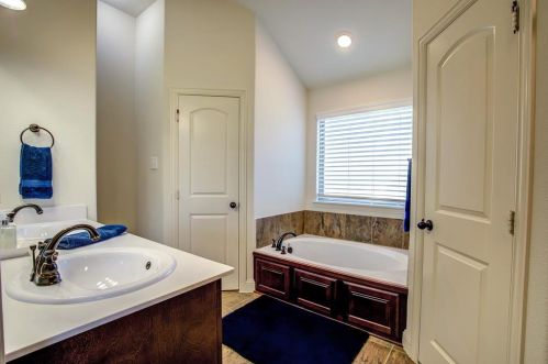 1505 Nathan Cir, Greenville TX  75402-7606 exterior