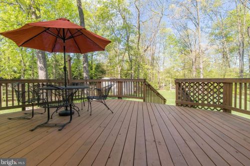 26 Colonel Miles Ct, Harpers Ferry WV  25425-3109 exterior