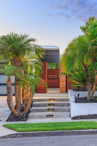 1007 Nottingham Rd, Newport Beach, CA 92660-4909