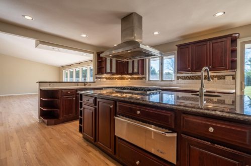 1545 Cedar Ln, Milwaukee WI  53217-1102 exterior