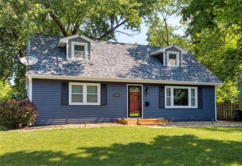 3833 Lindlavista Way, Des Moines, IA 50310-4360