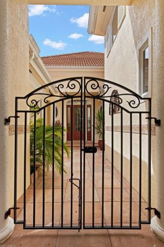 2695 Wulfert Rd, Sanibel, FL 33957-2203