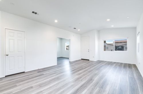 15396 Patton St, Victorville, CA 92394-2519