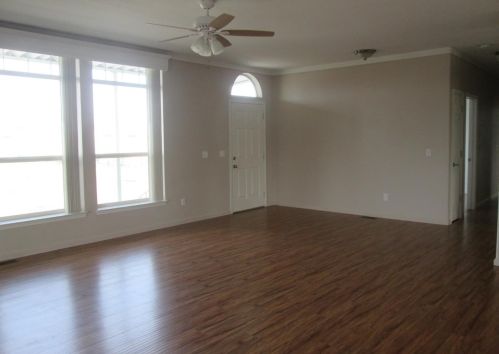 1584 Duke Dr, Livingston CA  95334-9343 exterior