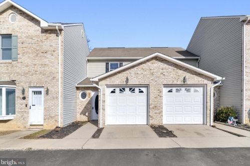 211 Waterbrook Ct, Woodstock, VA 22664-1778