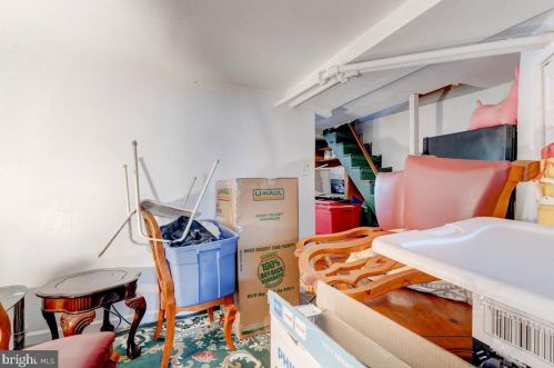 6617 Guyer Ave, Philadelphia PA 19153-2406 exterior