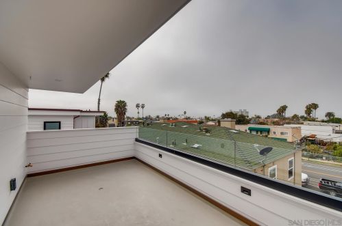 1016 Beryl St, San Diego CA 92109-2323 exterior