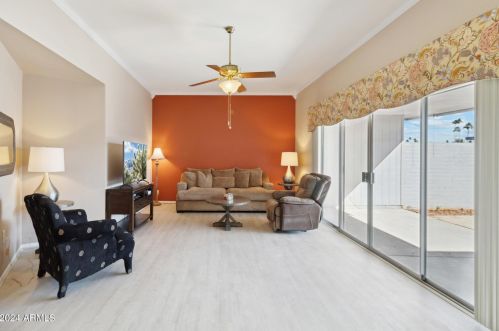 10549 Ocotillo Dr, Sun City, AZ 85373-1937