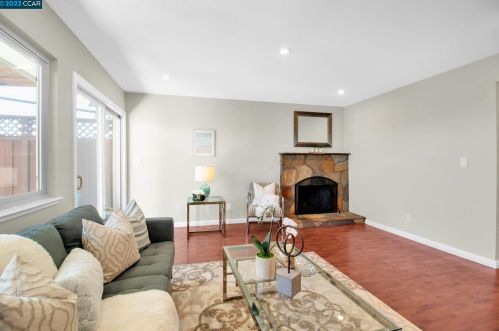 2474 Belvedere Ave, San Leandro CA  94577-6543 exterior
