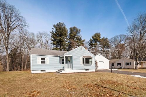 462 Woodland St, Windsor Locks, CT 06096-1606