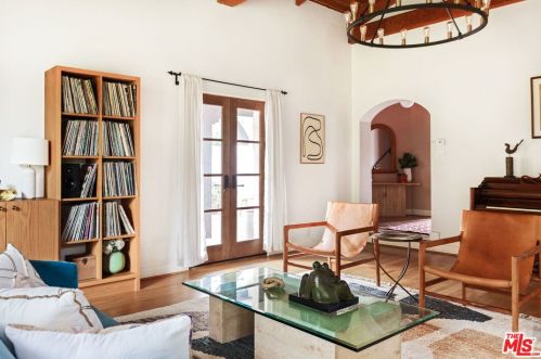 1114 Mountain St, Glendale CA  91207-1834 exterior