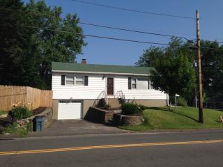 1 Cedric Ave, Derby CT  06418-1008 exterior