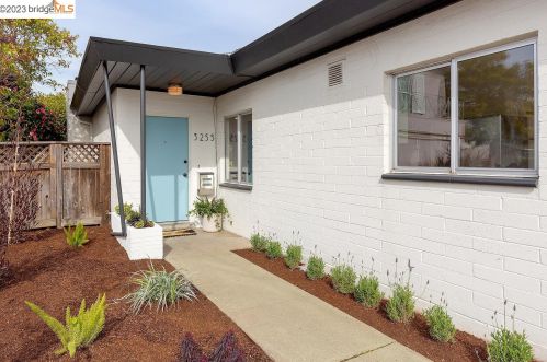 3255 Knowland Ave, Oakland, CA 94619-2629