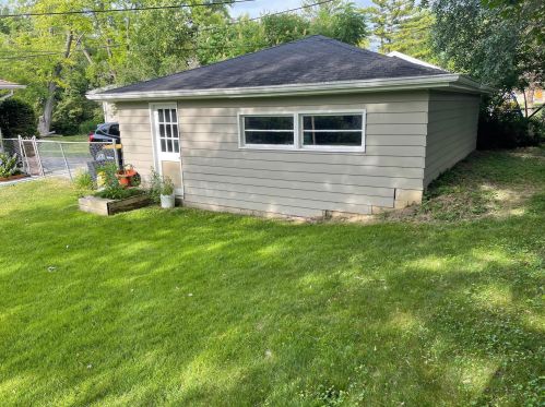 4415 Parkland Ave, Milwaukee, WI 53223-4442