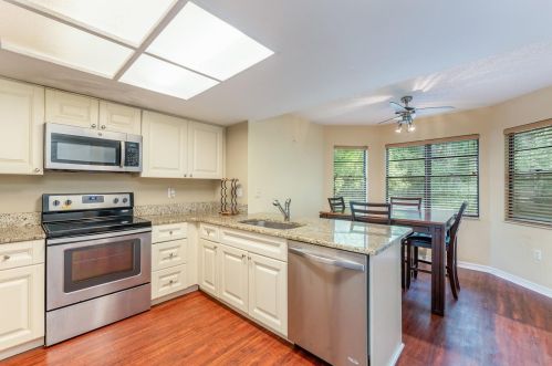 7212 Hideaway Trl, New Port Richey, FL 34655-4016