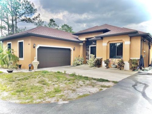 3762 29th Ave, Naples, FL 34120-8428