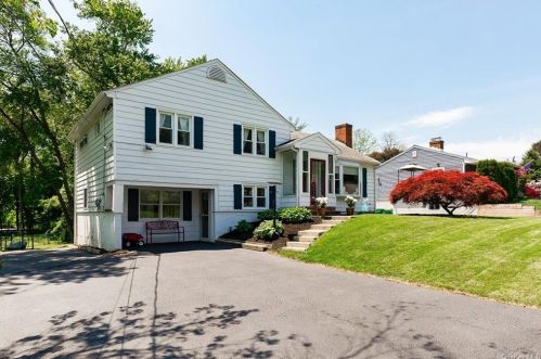 12 Wasson Dr, Poughkeepsie, NY 12603-6016