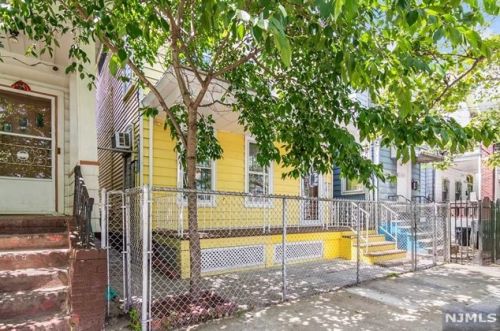 162 Summer Ave, Newark NJ  07104-2614 exterior