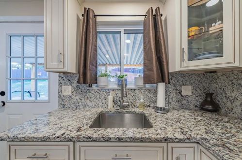 216 Connecticut Dr, New Kensington PA  15068-3523 exterior