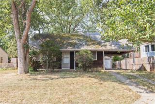 23 Burns Ave, Huntington Station, NY 11747-1705