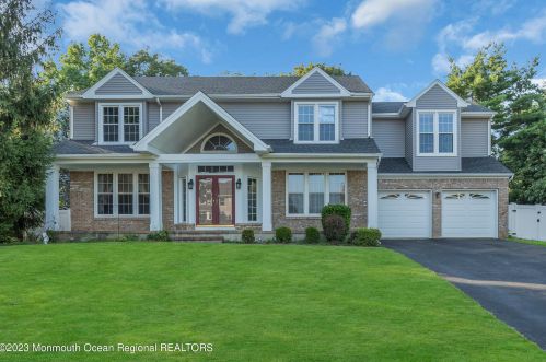 29 Royal Rd, East Freehold, NJ 07728-4384