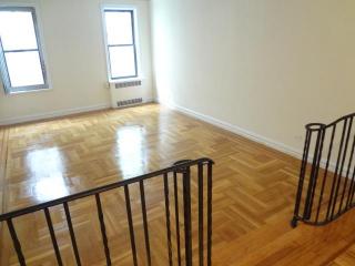 4121 42nd St, Long Island City, NY 11104-2762
