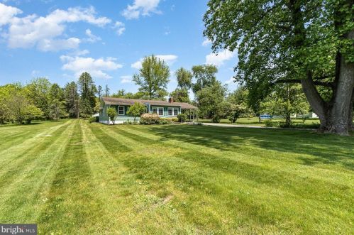 51 Affection Rd, Water Gap, PA 17018-9642