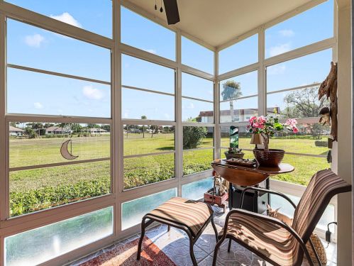 35 Pine Arbor Ln, Vero Beach, FL 32962-0825