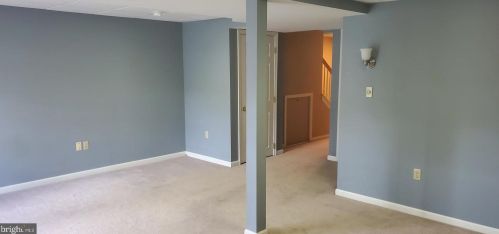 4062 Darius Dr, West Enola PA  17025-1475 exterior