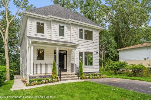 53 Forest Dr, Lakewood, NJ 08701-2315