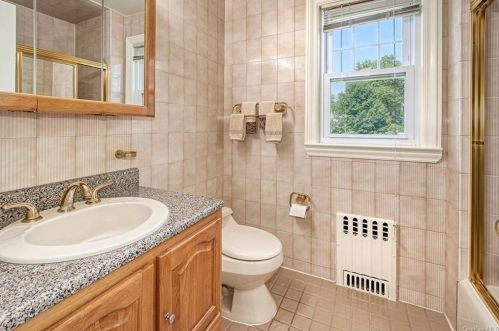 282 Ridgeway, White Plains NY  10605-4113 exterior