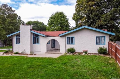 665 Scotchtown Collabar Rd, Middletown, NY 10941-3649