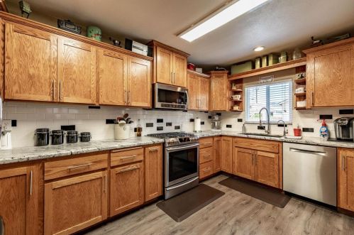 956 J St, Los Banos CA  93635-4321 exterior